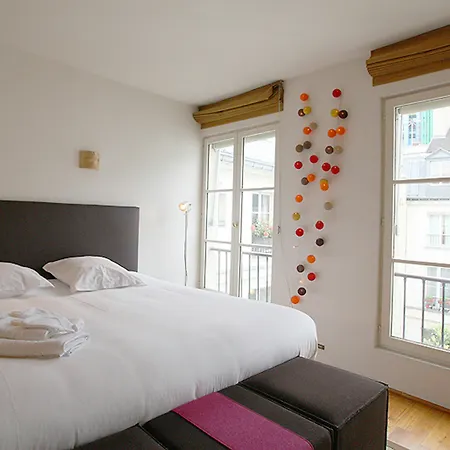 Centre - At Otel 2*