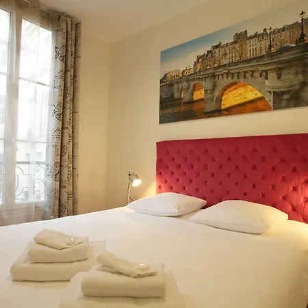 Hotel Centre - At 2*